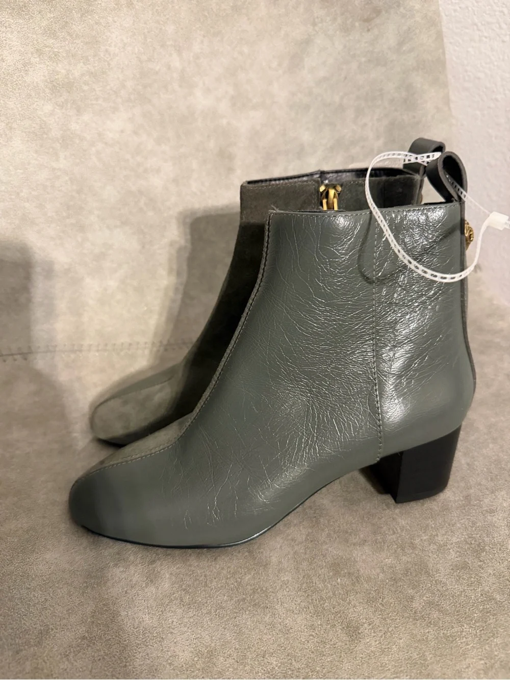 NWOB Kurt Geiger London Elmer Split Leather Suede Ankle Boots Gray Sz 36 US 6